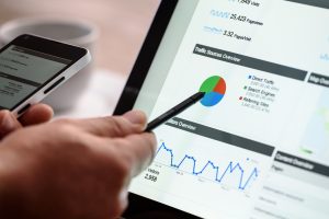 Привлечение клиентов в эпоху цифровой революции: SMM и таргетированная реклама – ключевые стратегии успеха